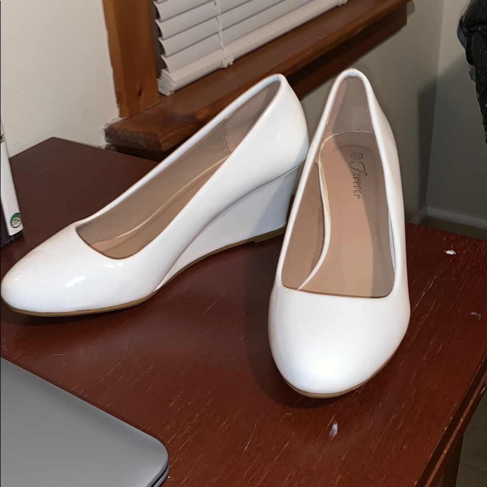 White Wedges
